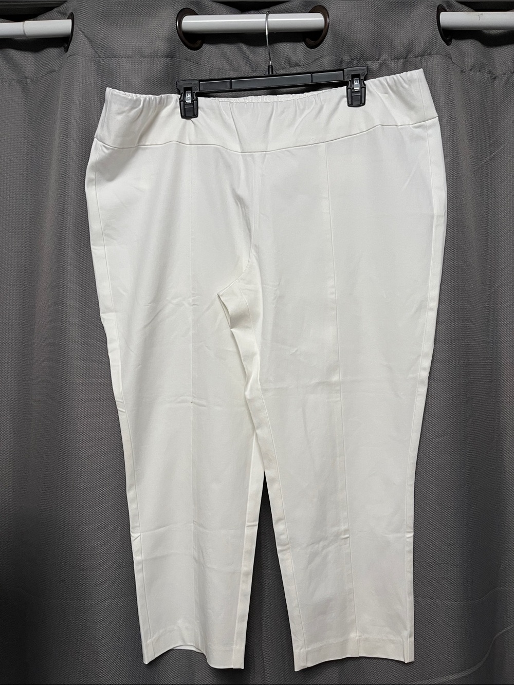 Isaac Mizrahi Cream Cropped Pull-On Straight Pants
